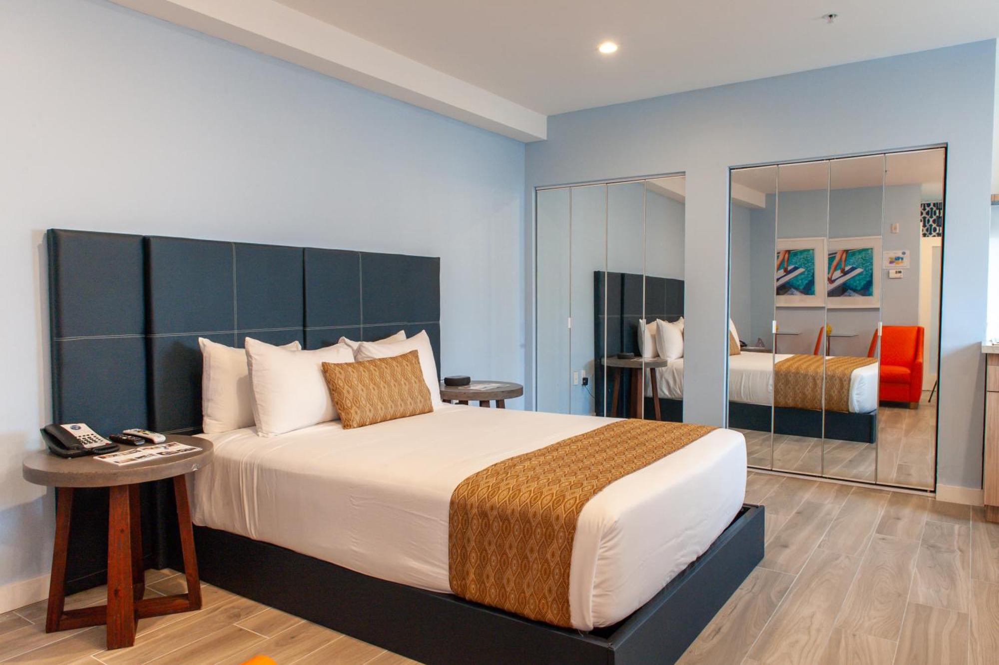 Oceanside Hotel&Suites Hotel