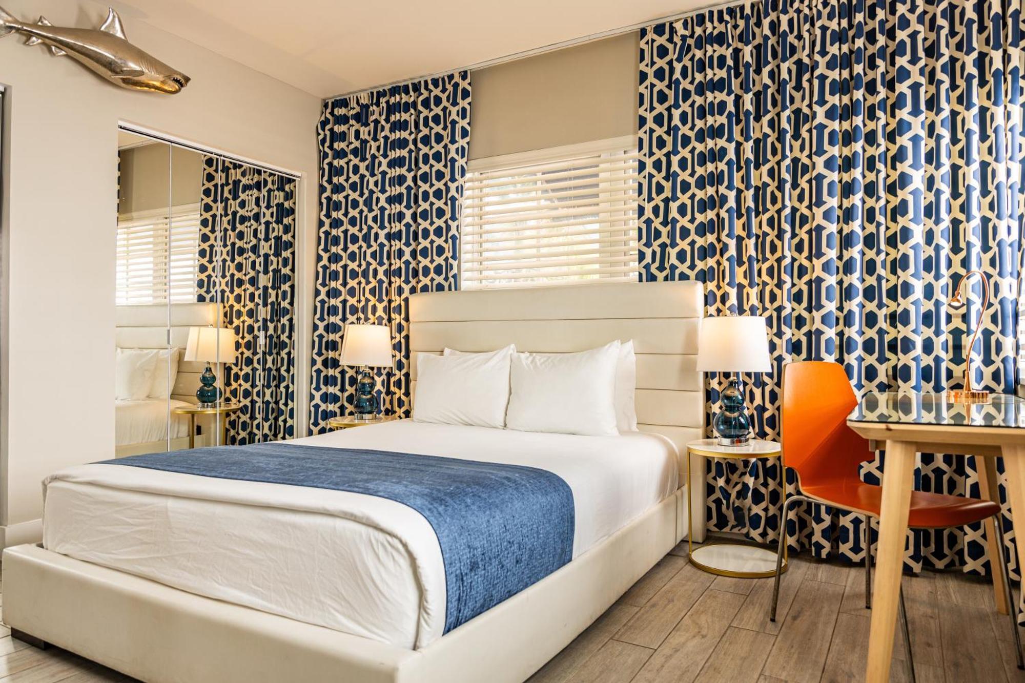 Oceanside Hotel&Suites