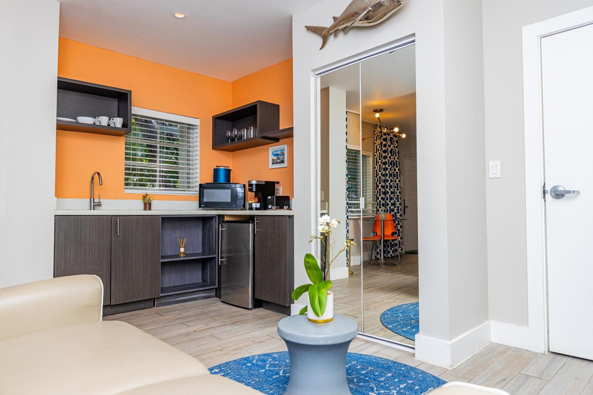 Hotel Oceanside Hotel&Suites