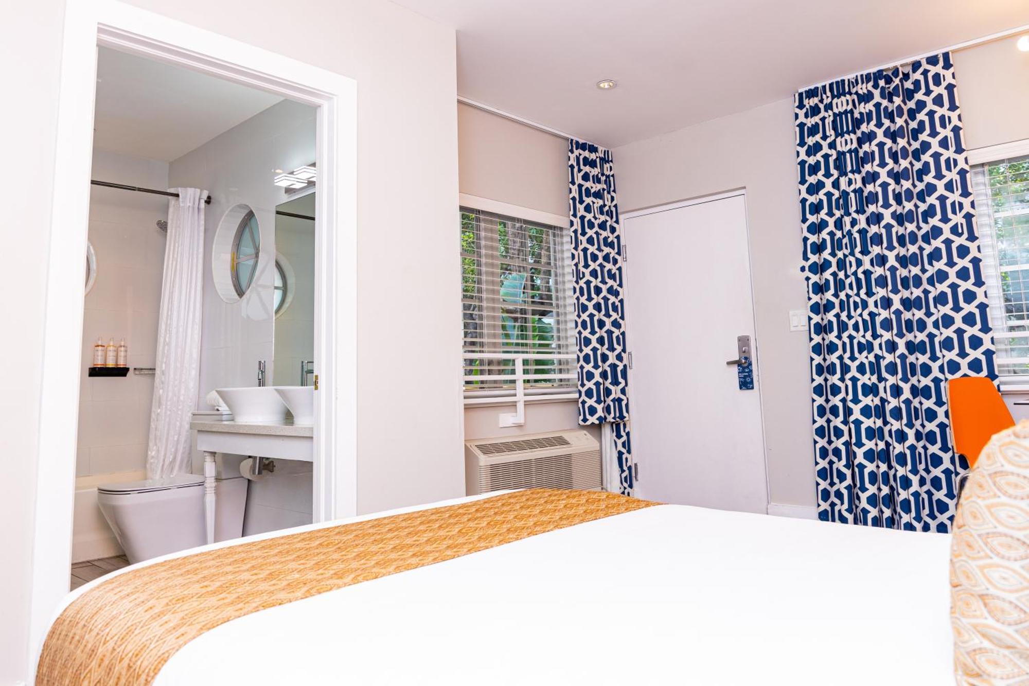 Oceanside Hotel&Suites
