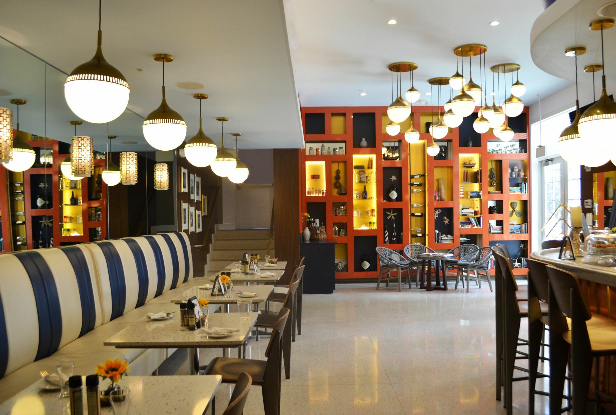 Oceanside Hotel&Suites